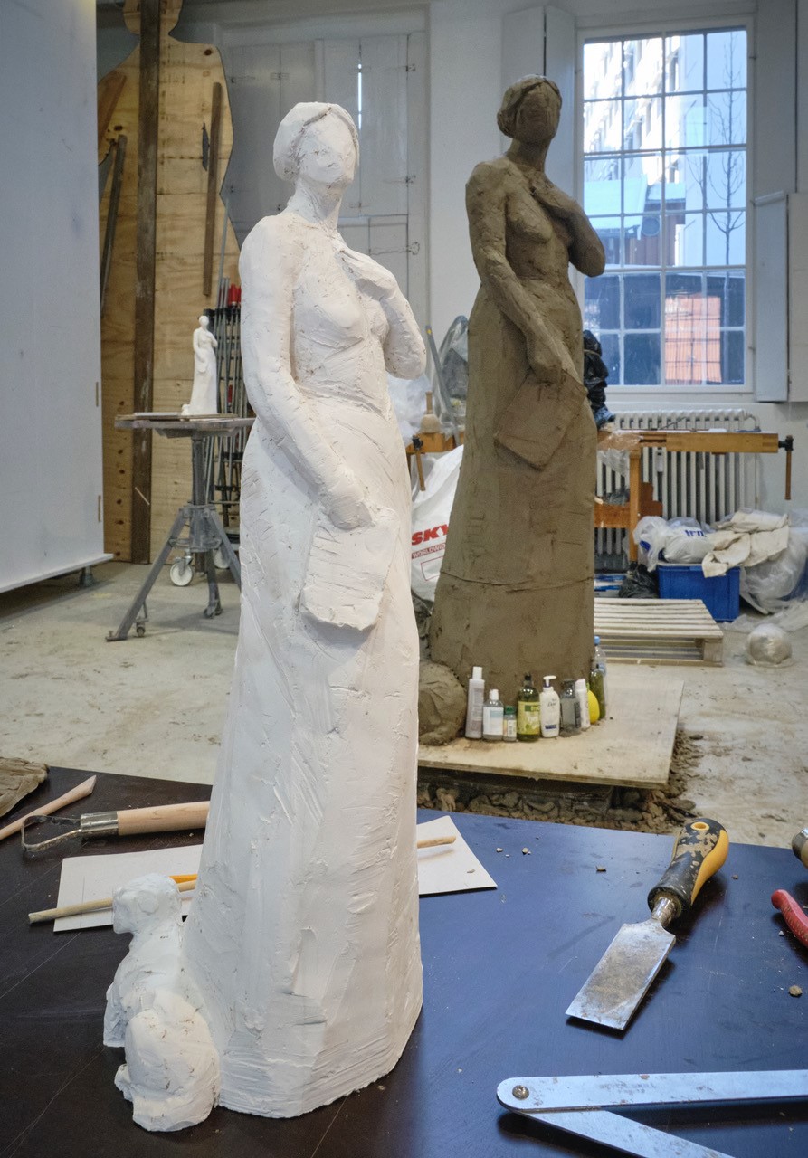 Kirsten Justesen: Modelleret forarbejde til bronce skulptur/monument Grevinde DANNER