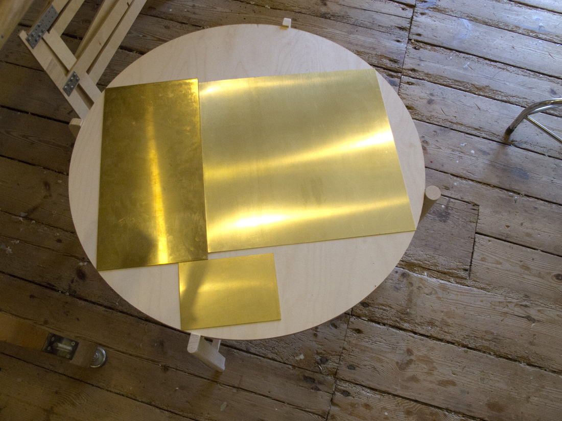 Foldable sidetable